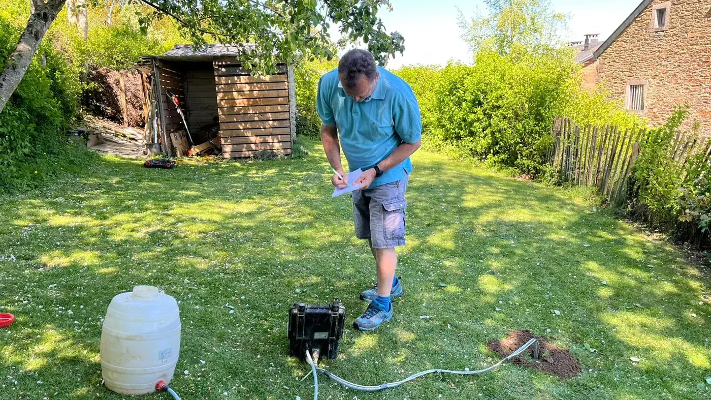 Stéphane Wilkin — test de perméabilité Aquawil sur le terrain